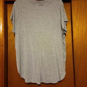 V-neck t-shirt